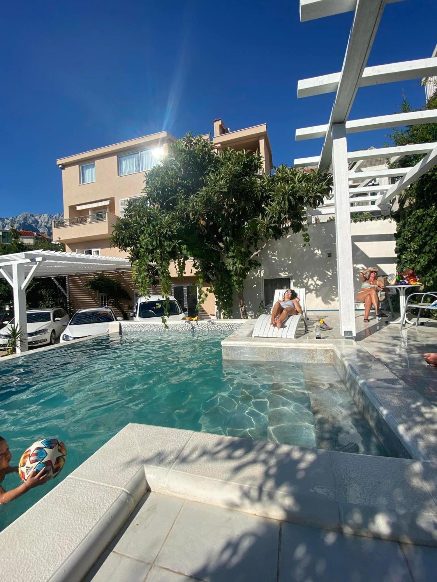 Apartmani Kike Makarska Exteriör bild